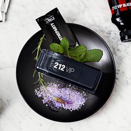 Carolina Herrera 212 VIP Black Men Eau De Parfum